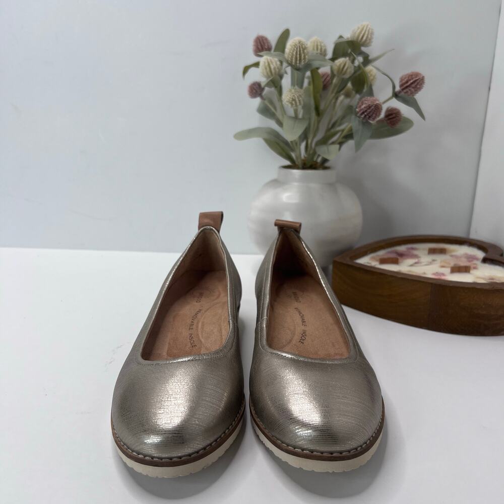 Brioso Emmaline Leather Ballet Flat Metallic Champagne Gold Women's 7M Tried On - Picture 2 of 9